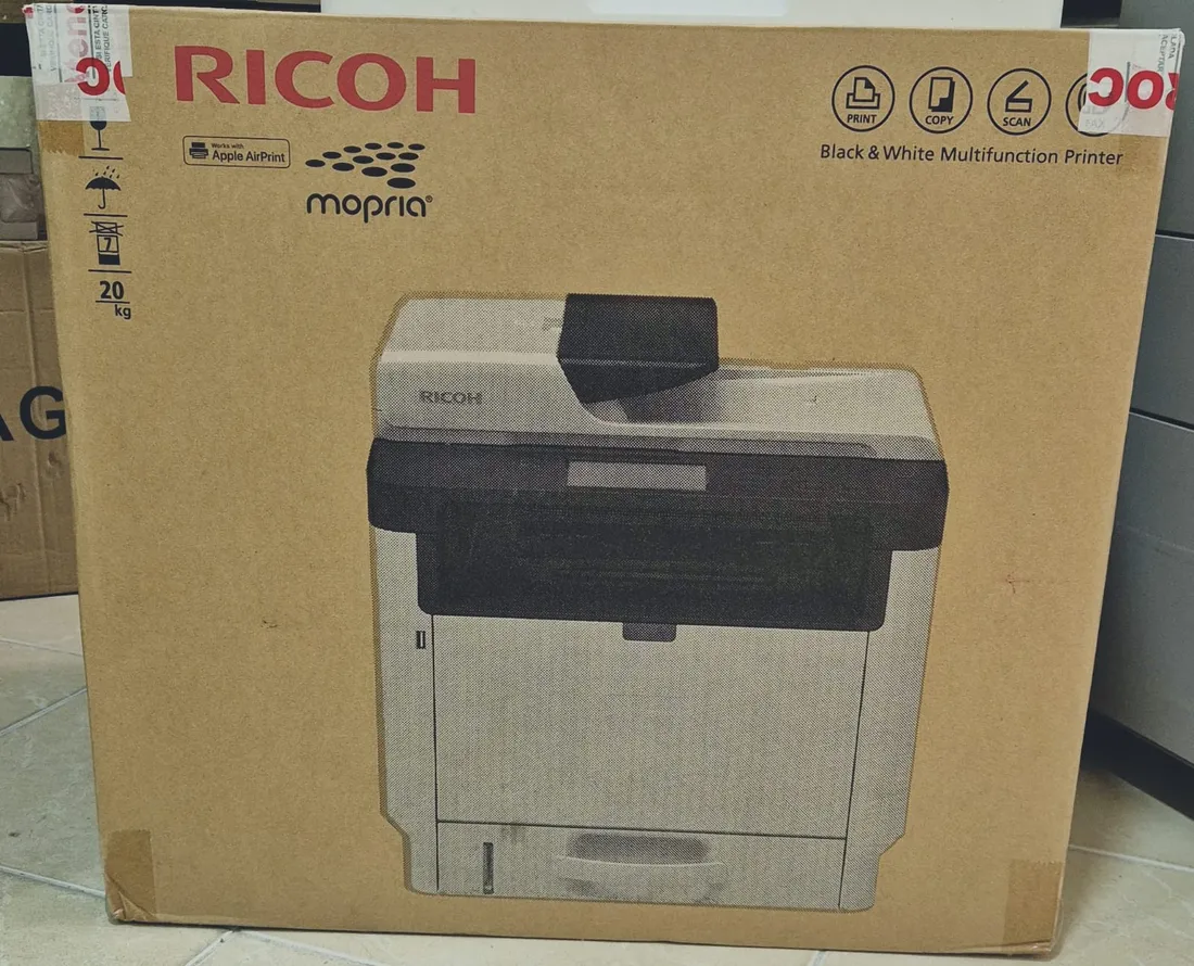 Ricoh IM 320 nueva en su caja
